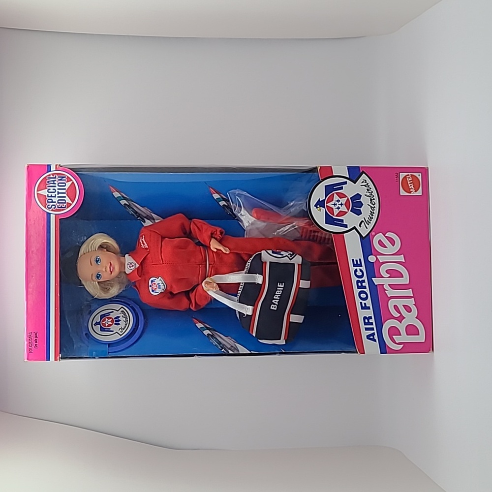 Vintage Airforce Barbie NEVER OPENED